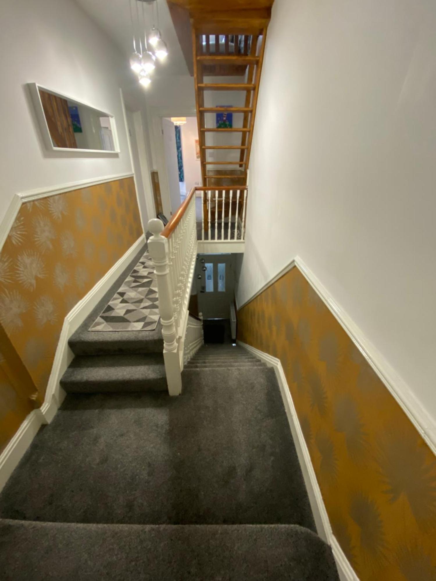 The Sunflower En-Suite Room พลีมัธ ภายนอก รูปภาพ